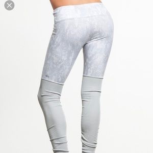 Alo Leggings